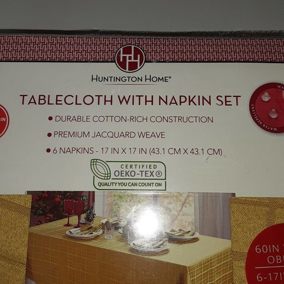 Huntington Home 60 x 104 Oblong Tablecloth & Napkin Set Premium Jacquard Weave - Picture 4 of 6